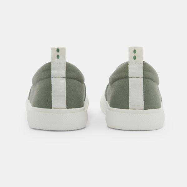 حذاء تنس من القماش سهل الارتداء، باللون الأخضر للأطفال الصغار.